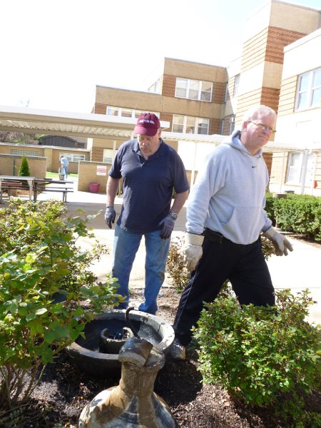VA Garden April 2013 065